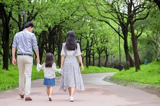 怎样让女人动情，让女人为你动心的三个方法（让一个女人动情的好办法）