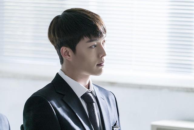 黑暗荣耀更新频率，韩剧《黑暗荣耀2》开播一天