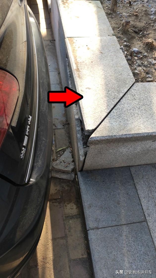 可视倒车雷达如何判断宽度距离，倒车影像的黄红绿线是什么意思