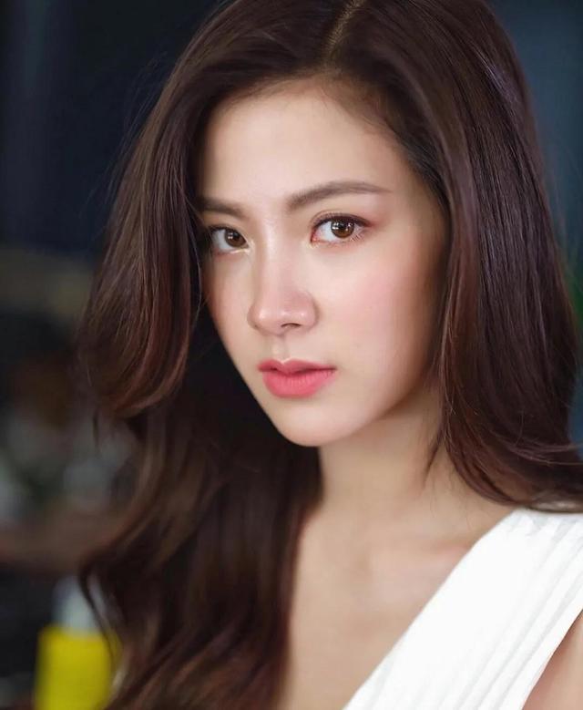 平采娜小水是一个人吗，泰国女星—初恋这件小事的女主角小水