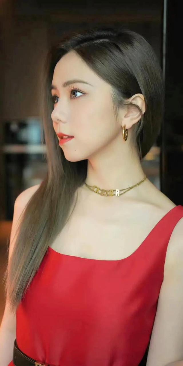 邓紫棋性感照片，邓紫棋写真100张（欣赏邓紫棋来自天堂的魔鬼）