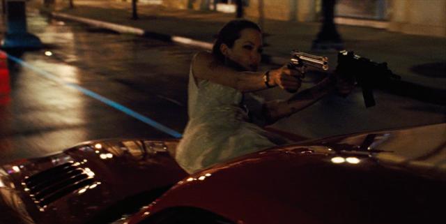 通缉令安吉丽娜朱莉，安吉丽娜·朱莉的电影通缉令