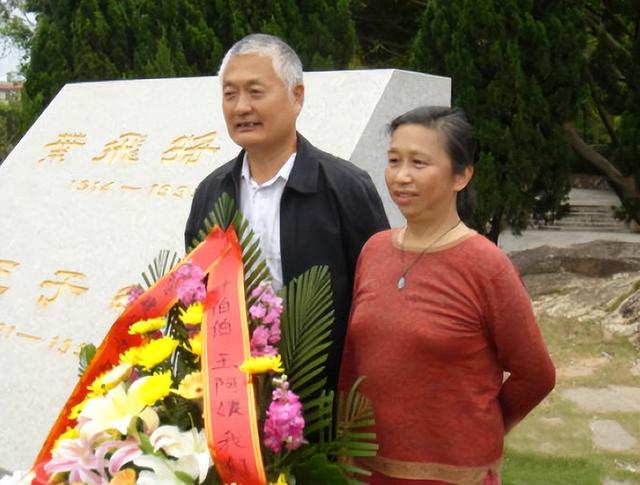 粟裕的女儿粟惠宁是大校，粟裕及子女（丈夫是陈毅之子）