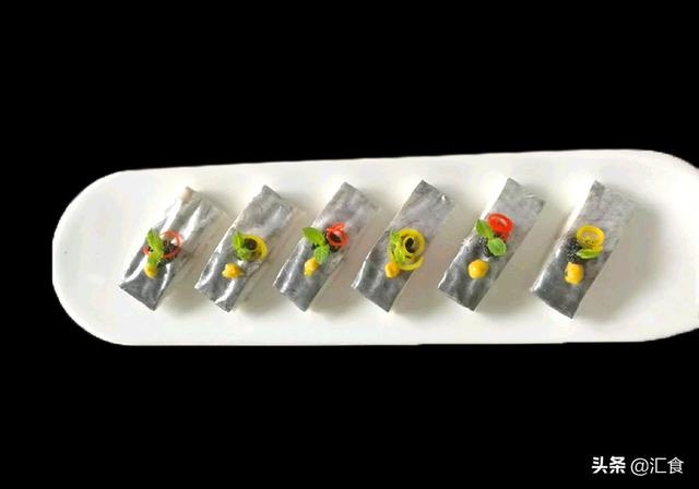 羊肚菌煎酿虾滑，低温豆酱马鲛鱼