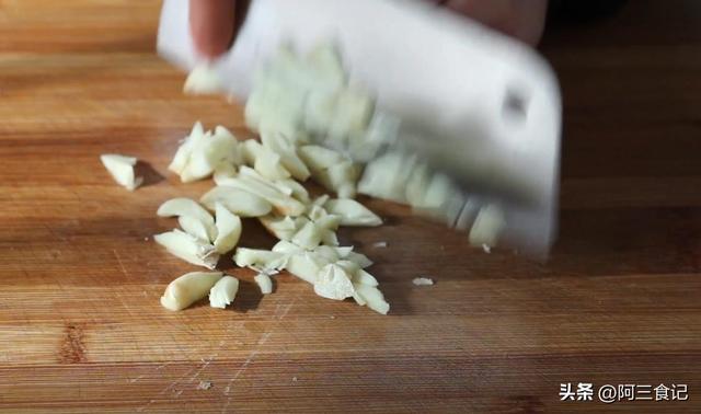 大白菜怎么炒好吃，大白菜怎么炒好吃有几种方法（牢记3个小诀窍白菜又脆又嫩）