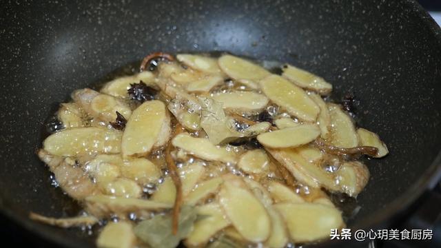 传统的姜母鸭美食，北方人第一次吃姜母鸭竟吃不够