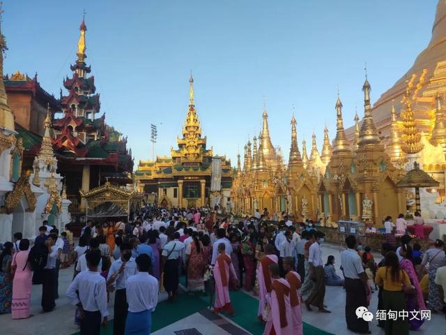 缅甸点灯节完整，实拍缅甸点灯节盛况