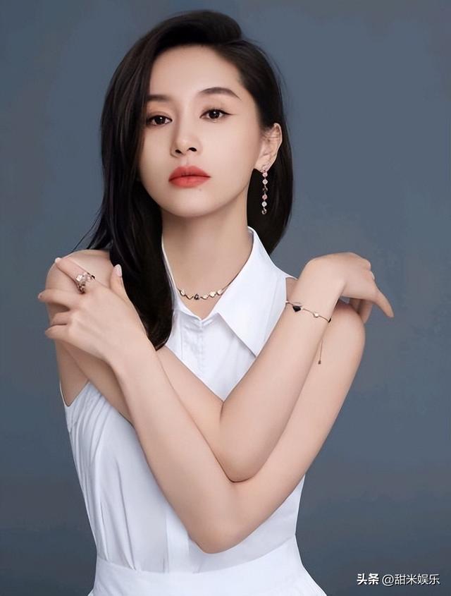 王朔与王子文私下关系，与贾乃亮传绯闻多年、未婚生子