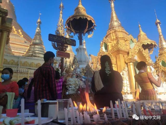 缅甸点灯节完整，实拍缅甸点灯节盛况
