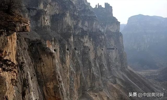 锡崖沟挂壁公路，世界七大奇迹及其所在地（什么是太行山）