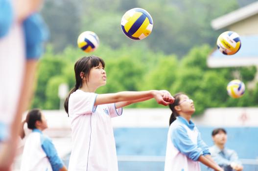 新手怎么练习跑步姿势，体育老师秘籍之