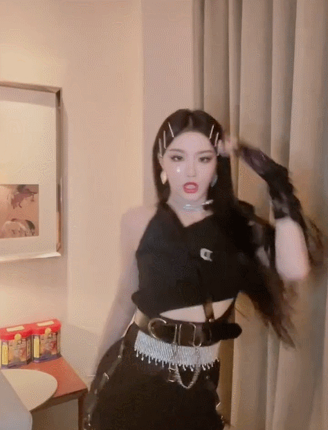 她凭什么被称为南韩第一真人芭比，来看看lisa的颜值