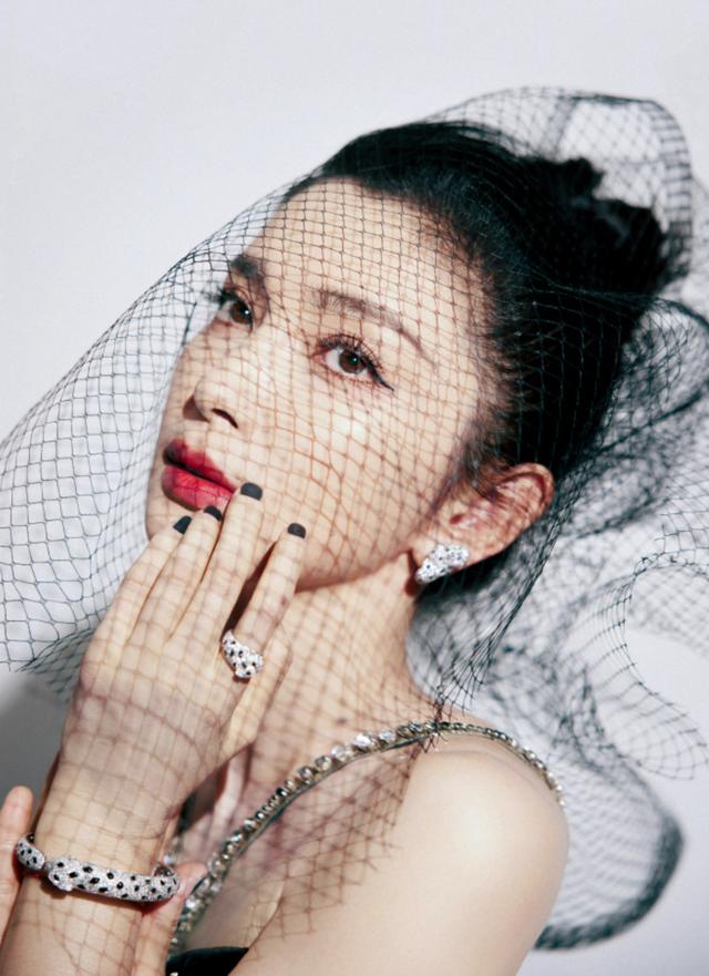 韩国红毯女明星有多敢穿，韩国红毯穿搭过于朴素