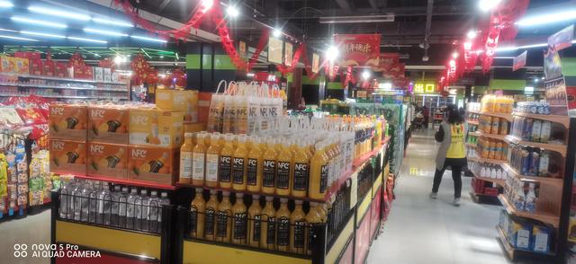 超市春节陈列布局与量感陈列这样做，超市如何做好氛围陈列