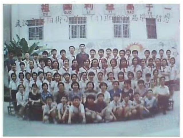 刘亦菲微博之夜生图曝光，刘亦菲动了谁的蛋糕