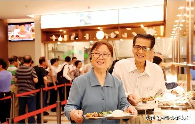 康伯龚锦堂现实的儿女，《外来媳妇本地郎》“康伯”病逝