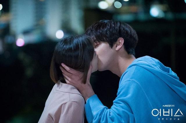 和男朋友有几种接吻方式，11种接吻方式透露你们的关系状态