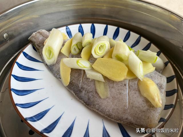 在家做清蒸鲽鱼怎么做，做法简单味道一流