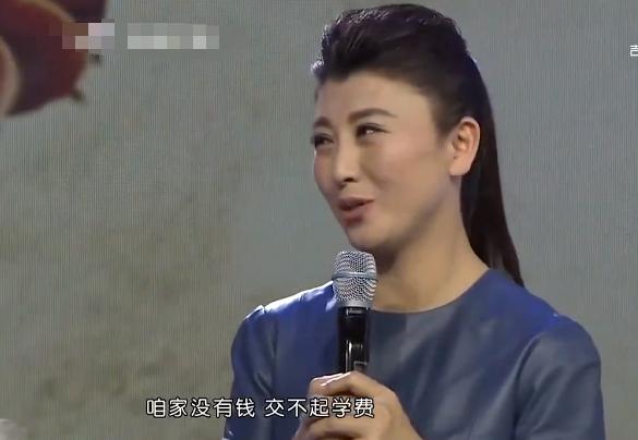 闫学晶赵本山同台，逼走搭档范伟、骂哭闫学晶