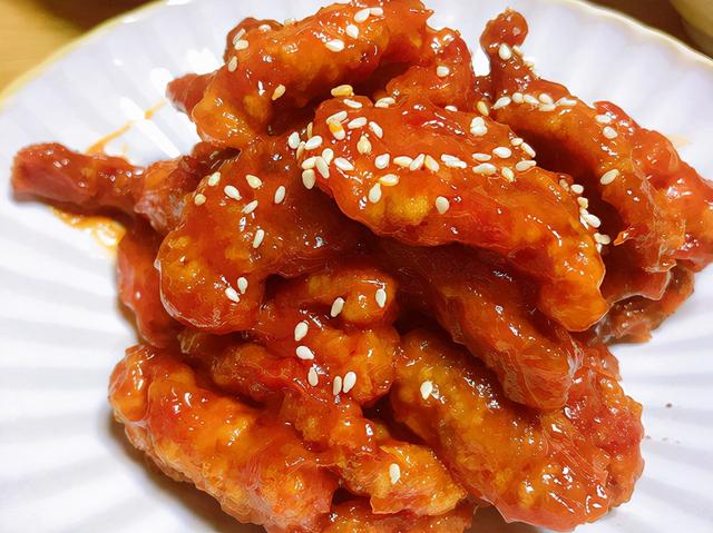 正宗糖醋汁的比例，糖醋汁正宗比例（这才是糖醋排骨正宗又好吃的做法）