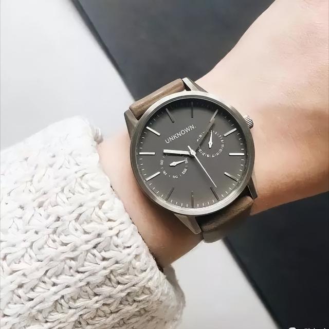 dw手表是啥牌子，种草还在戴DW你就Out了