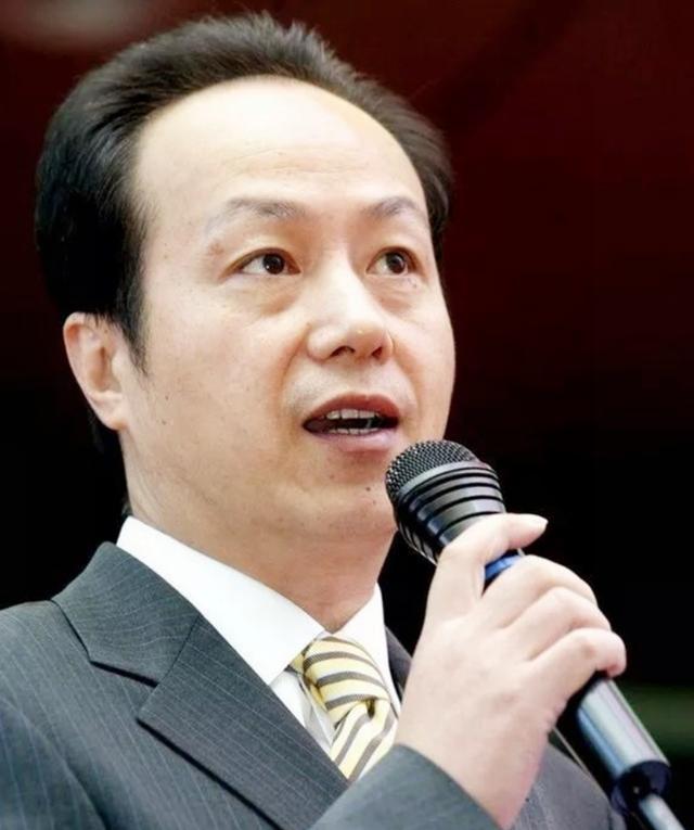 罗京去世讣告，为何墓地却出现怪相