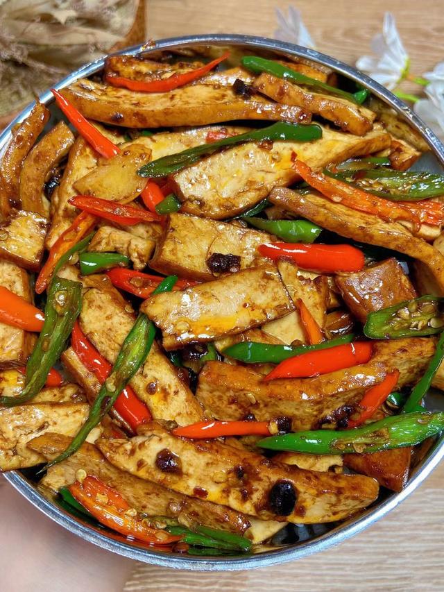 大辣椒炒香干教程，辣椒炒豆干