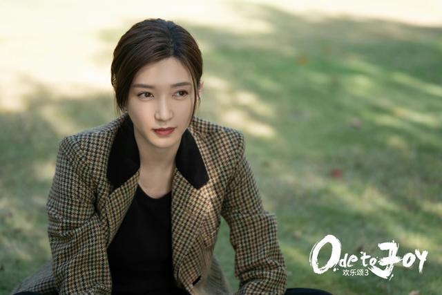 江疏影今年多大岁，江疏影晒36岁庆生照