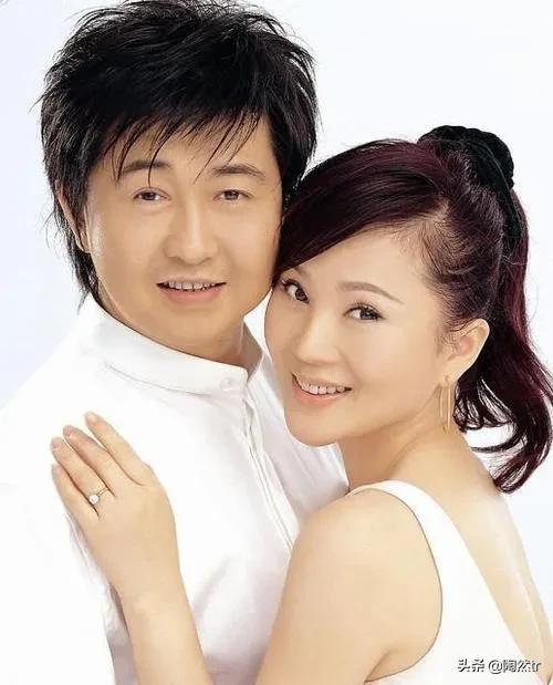 付笛声任静家庭情况，付笛声任静夫妇携儿子直播唱歌