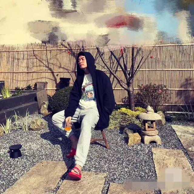 陈赫个人资料跑男成员，晒妻子小心翼翼