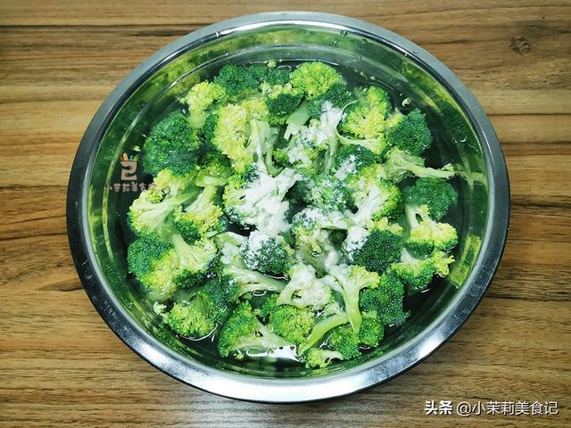 除夕年夜饭经典菜谱，6样“吉祥菜”记得摆上桌