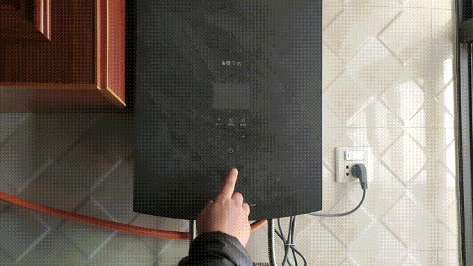 华帝燃气热水器，华帝燃气热水器有几种型号（燃气热水器的购买以及使用注意6点）