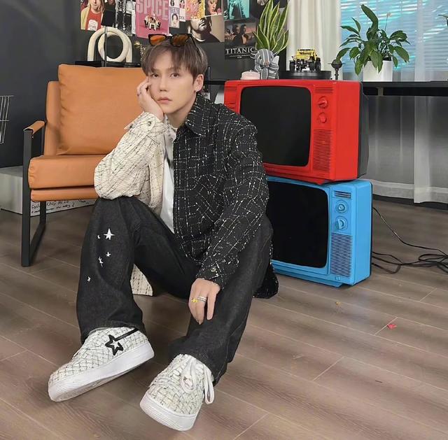 刘维母亲癌症去世，刘维父亲因病去世