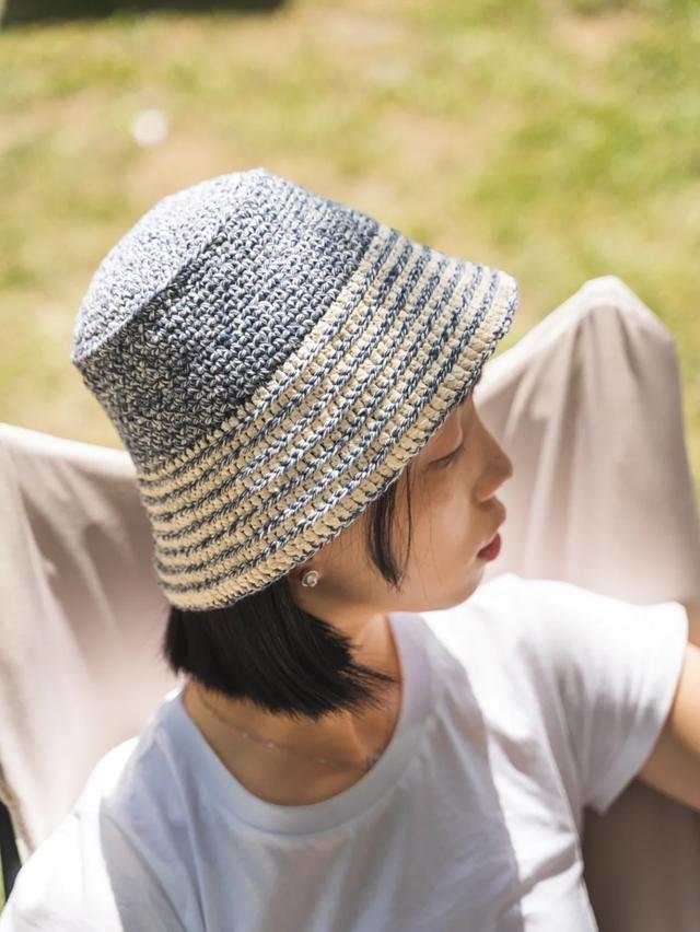 34岁杨幂近照显疲态，次次艳压00后小花