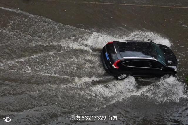 广州下暴雨是什么原因，权威解读为何暴雨“飘忽不定”
