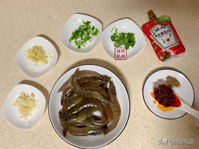 大虾怎么做最好吃，大虾怎么做才好吃又香（蒜蓉大虾的正确做法）