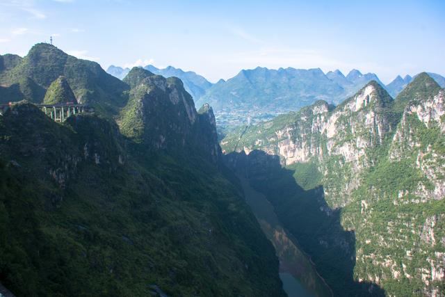 贵州最美的公路介绍，壮美的贵州遵义大发渠特大桥