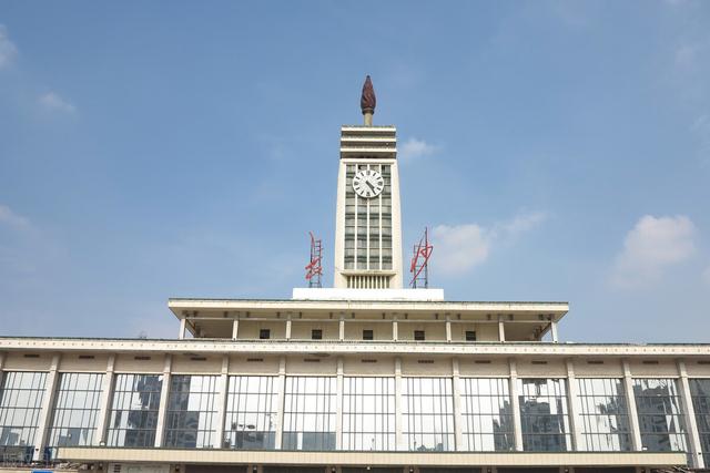 天津始发的高铁车次，天津到石家庄、太原、郑州、武汉的高铁车次