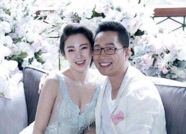 宋丹丹离婚后和前夫同台，闪婚闪离的明星们