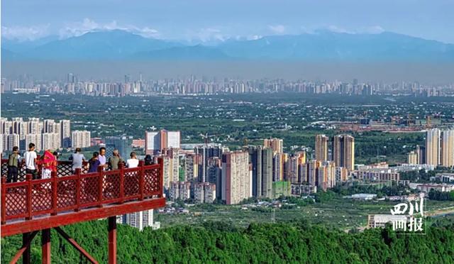 成都爬龙泉山攻略，成都人民徒步后花园的路线可以这样打开
