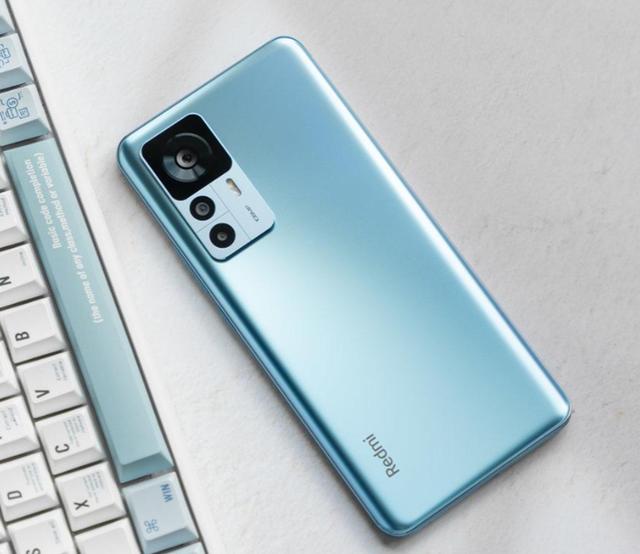 小米和vivo哪个好，小米和vivo手机优缺点对比（小米、OPPO、vivo三大拍照旗舰横评）