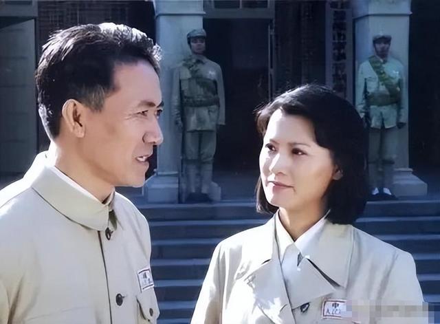 李幼斌姐弟合照，娱乐圈里最低调的亲姐弟和亲兄妹