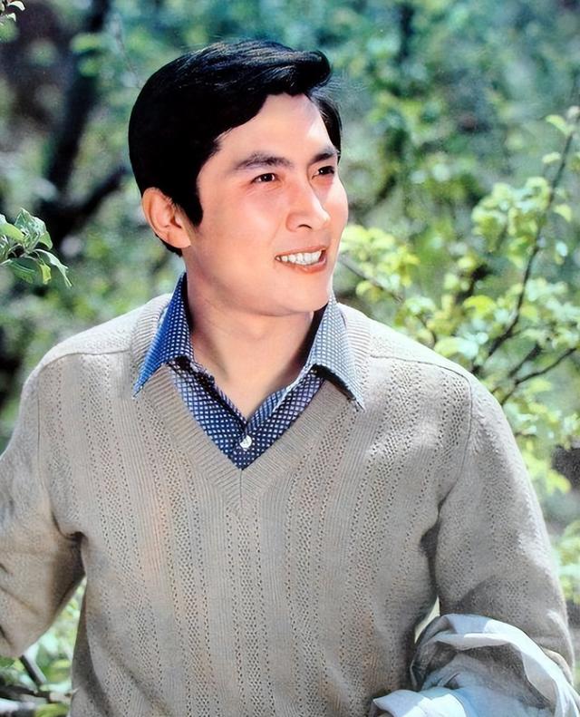 唐国强的妻子是谁，唐国强两段婚姻（唐国强前妻和现任是谁）