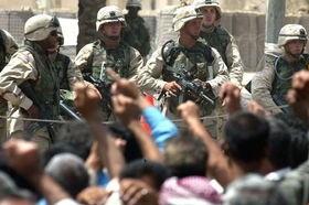 萨达姆的儿子乌代拿老百姓喂狮子，萨达姆长子乌代的魔幻人生