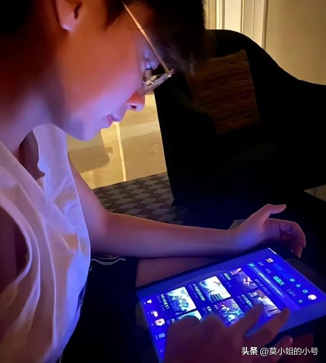 李易峰道歉吴昕，李易峰解释吴昕事件（更多猛料曝光）