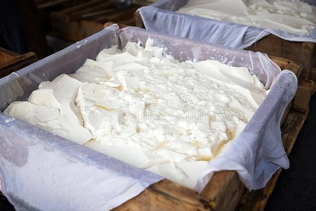 用白醋在家自制豆腐做法，一碗黄豆一勺米醋