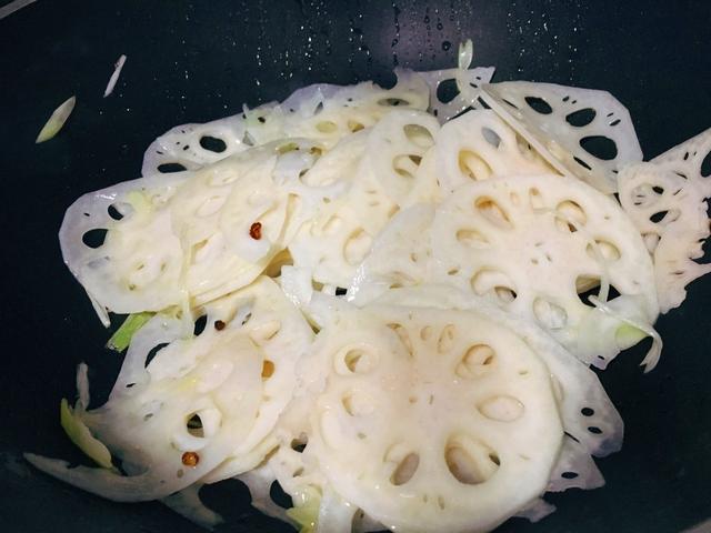 年夜饭菜谱大全20道，年夜饭必备的二十道菜简单好吃（年夜饭会做这20道菜）
