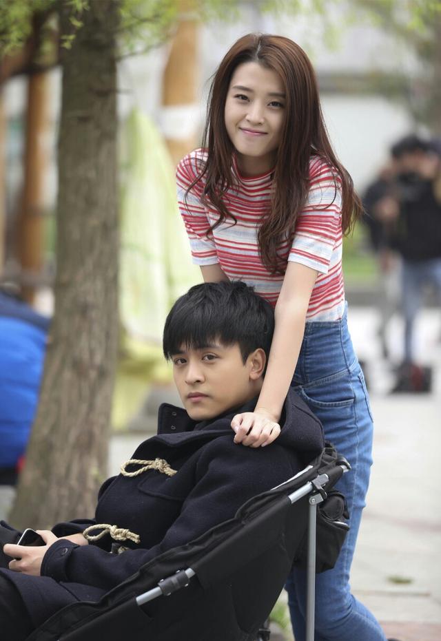 潘粤明年轻时的民国戏，十年前董洁王大治的瓜