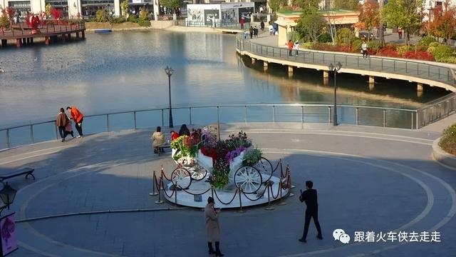 汤山百联奥特莱斯和东郊奥特莱斯，南京人看南京——汤山百联奥特莱斯广场