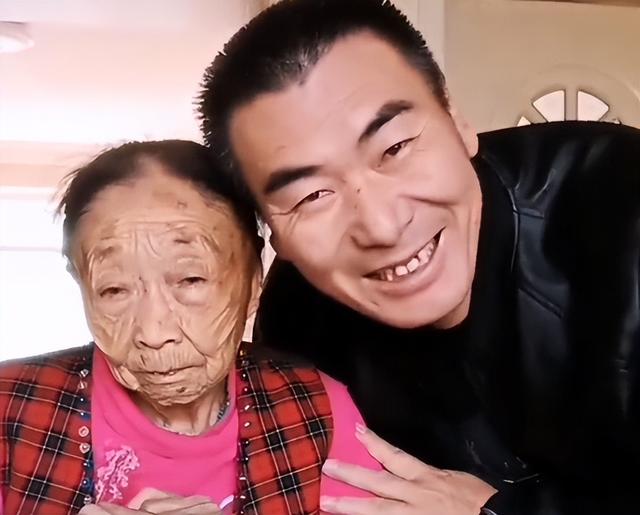 马玉琴李玉成夫妻，流口水与李玉成互动被无视